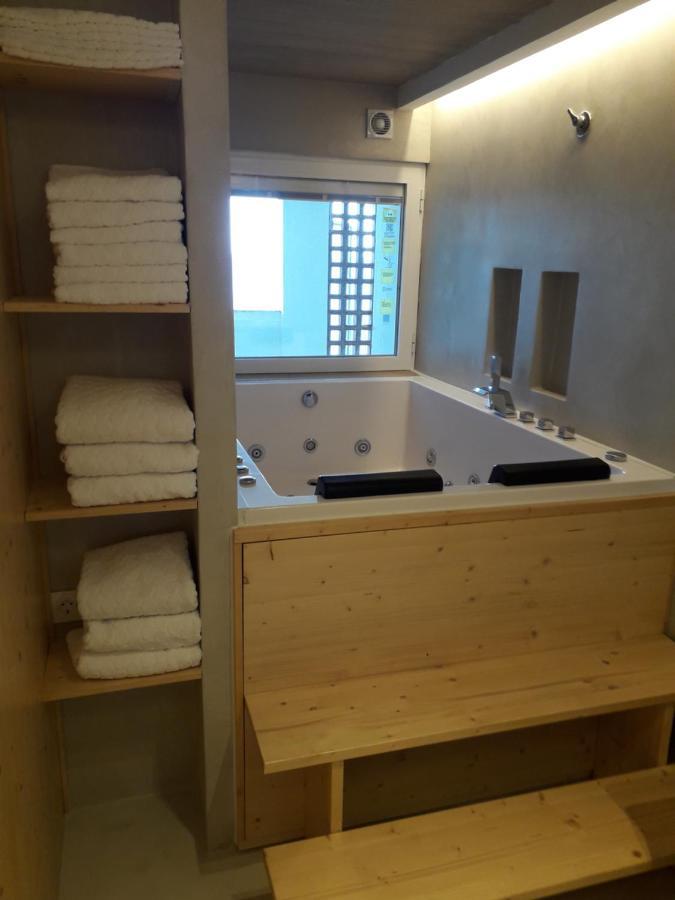سالو Jacuzzi & Sauna Apartment ! المظهر الخارجي الصورة