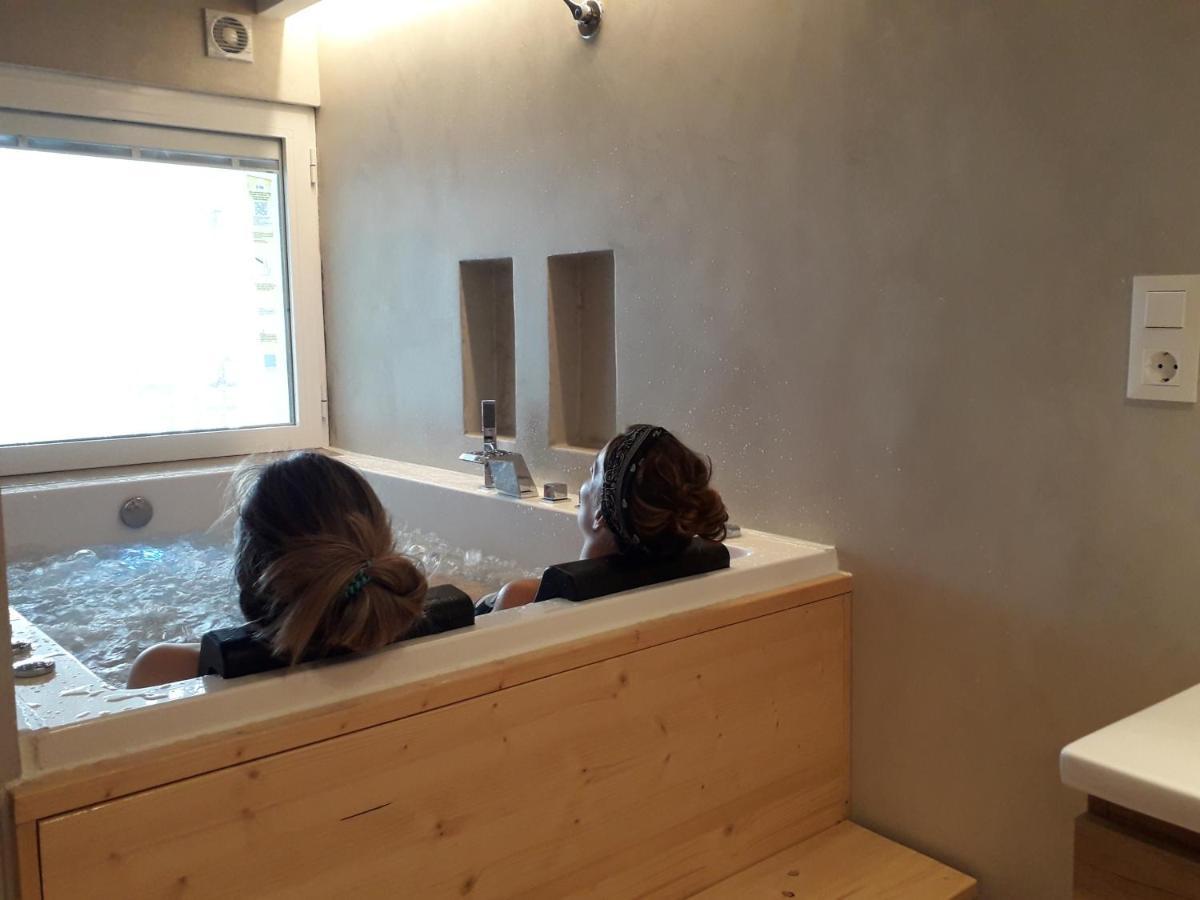سالو Jacuzzi & Sauna Apartment ! المظهر الخارجي الصورة